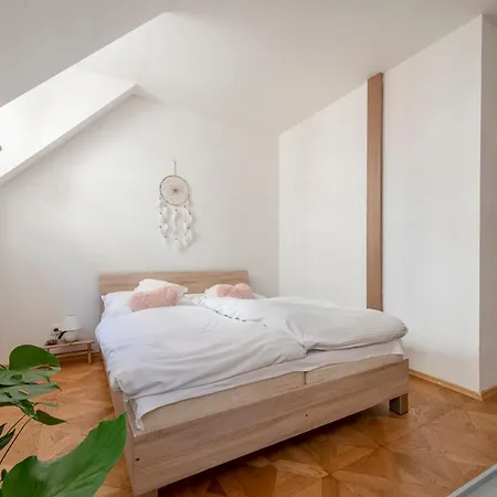 Beethoven Apartment *